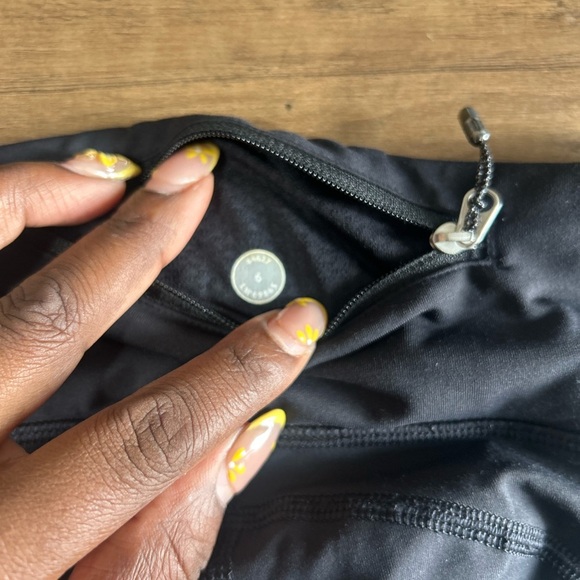 lululemon leggings size 6 - Picture 3 of 3